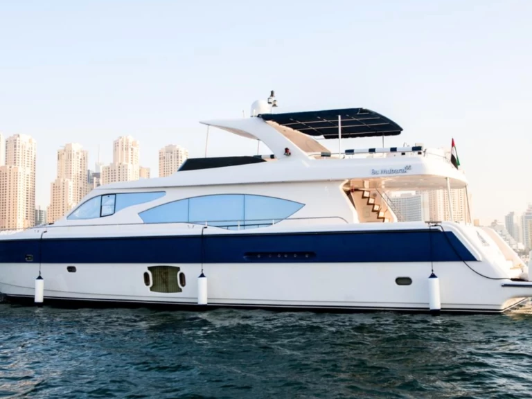 Noleggio Yacht di lusso con o senza skipper Dubai Marine a Dubai Marina