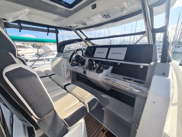 Noleggiare una Jeanneau Cap Camarat 12.50 a Les Sables-d'Olonne