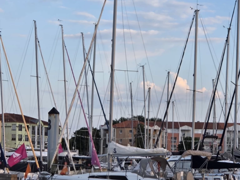 Noleggio Barca a vela Bénéteau con patente nautica