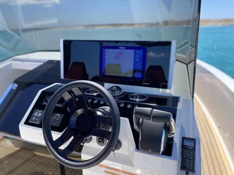 Noleggio Barca a motore a Ibiza Town – De Antonio d36