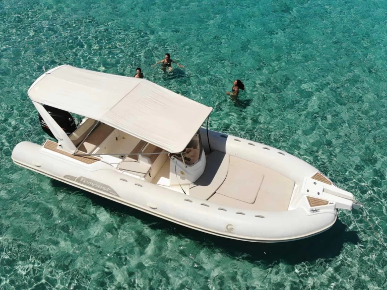 Barca a motore a noleggio a Ibiza Town al miglior prezzo