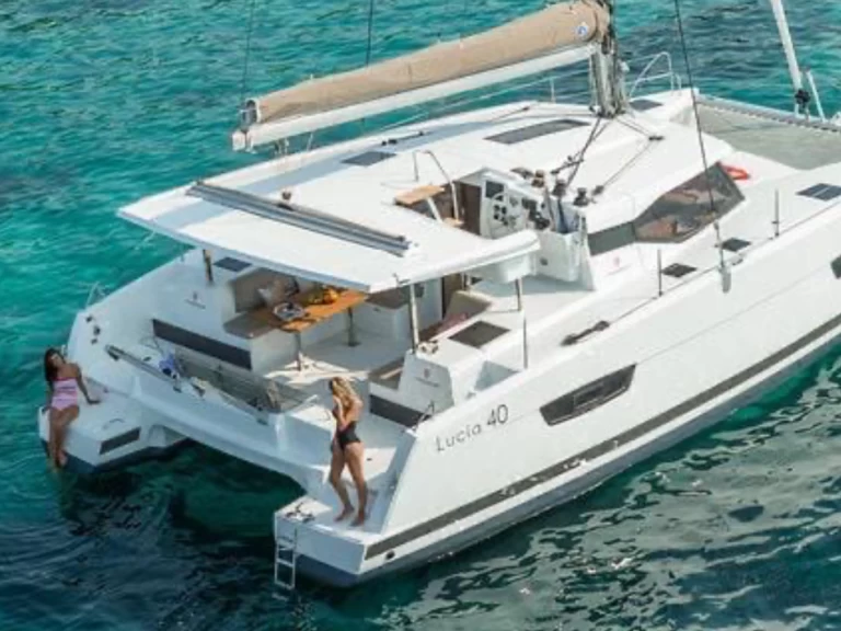 Noleggio barche Fountaine Pajot Lucia 40 a Tivat su Samboat