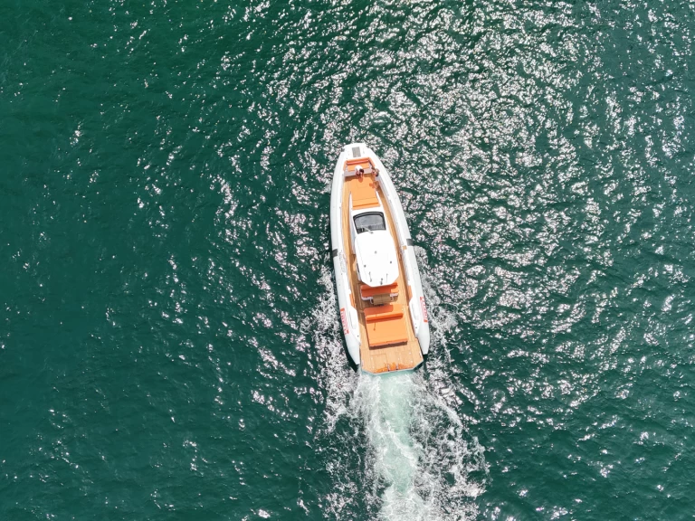 Noleggio a Napoli – Pirelli 42 EFB su SamBoat