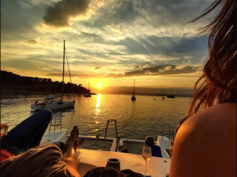 Noleggio Catamarano Lagoon con patente nautica