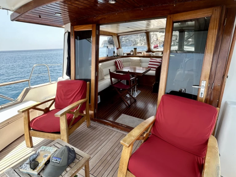 Noleggio Barca a motore con o senza skipper Menorquin-Yachts a Ponza