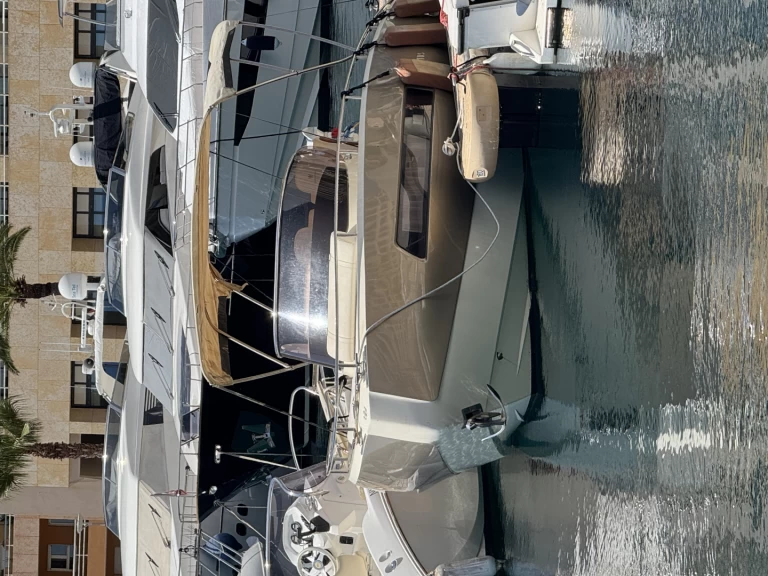 Noleggiare una Invictus  Invictus 280 TT a Roquebrune-Cap-Martin