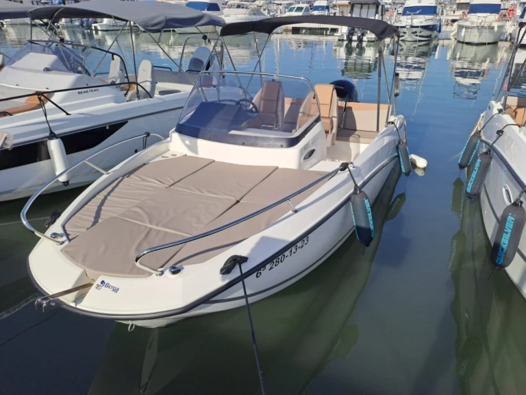 Noleggiare una Quicksilver Activ 605 Sundeck a Cambrils