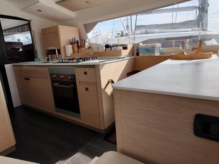 Fountaine Pajot Aura 51 da affittare a  Seget Donji