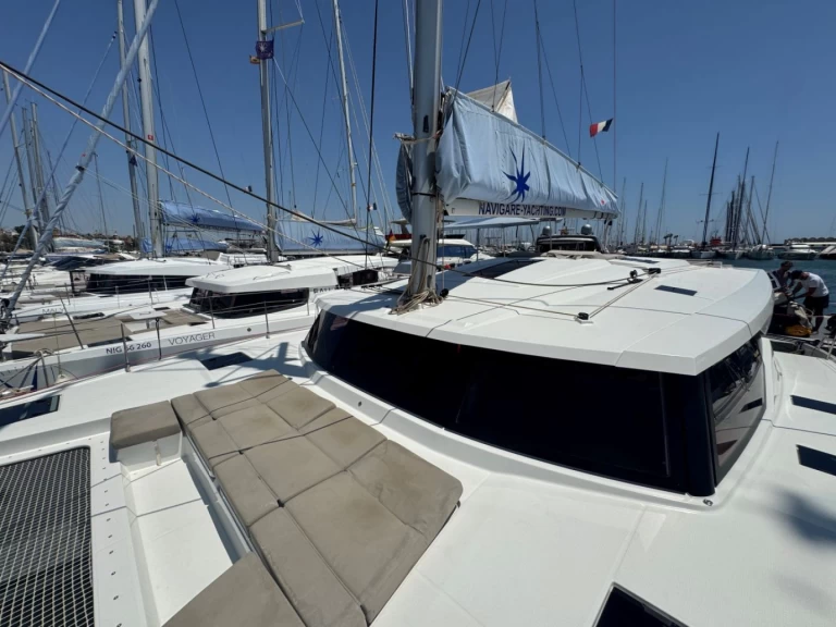 Noleggiare una Fountaine Pajot Astrea 42 a Palma de Maiorca