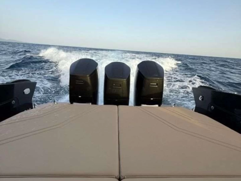 Noleggiare una Sea Water Kymera 53 a Bonifacio