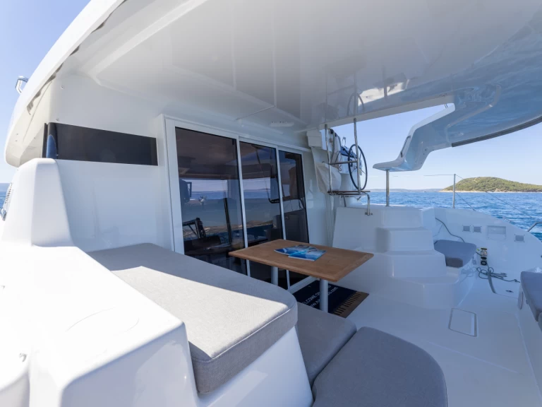 Noleggiare una Lagoon Lagoon 38 a Rogosnizza