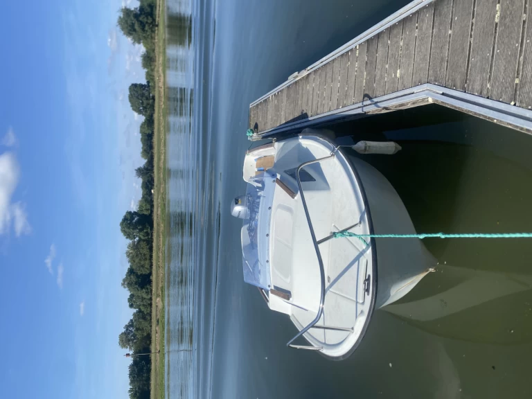 Noleggio Barca a motore Bénéteau con patente nautica