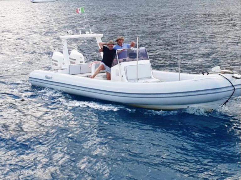 Noleggiare una Marlin Boat 760 a Salina (Isola)