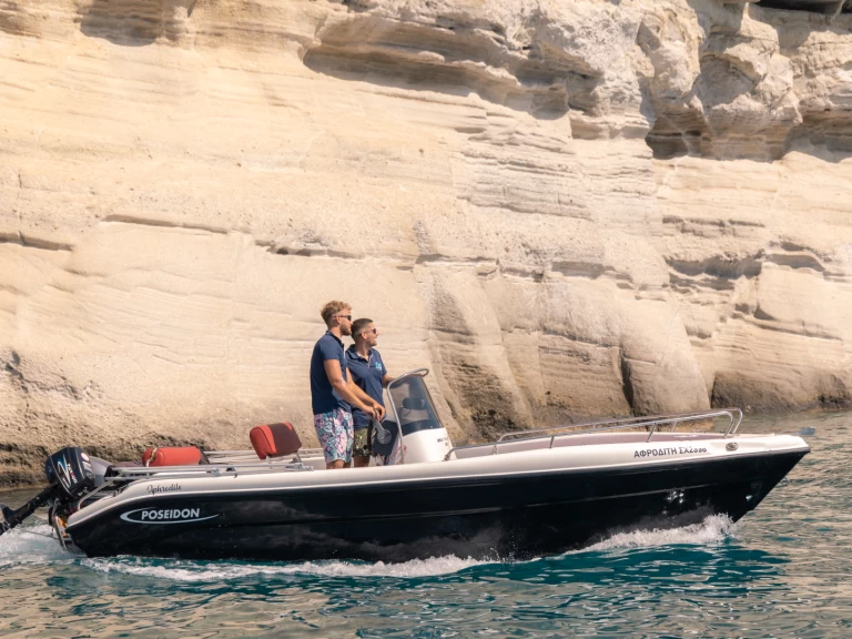 Noleggio Barca a motore con o senza skipper Poseidon a Agía Kiriakí