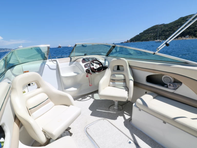 Noleggio a Mandelieu-la-Napoule – Chris Craft Chris Craft 245 Cuddy Cabin su SamBoat