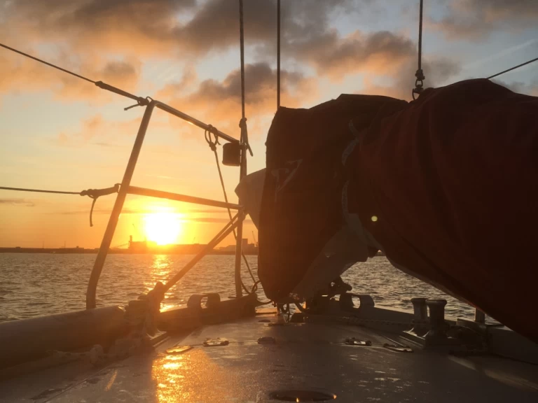 Barca a vela a noleggio a La Rochelle al miglior prezzo