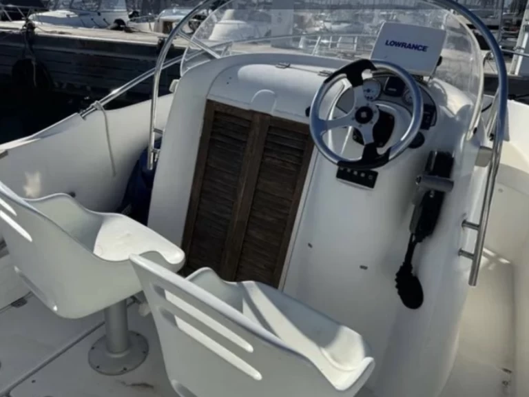 Noleggio barche Ranieri Shadow 22 S a Cannes su Samboat