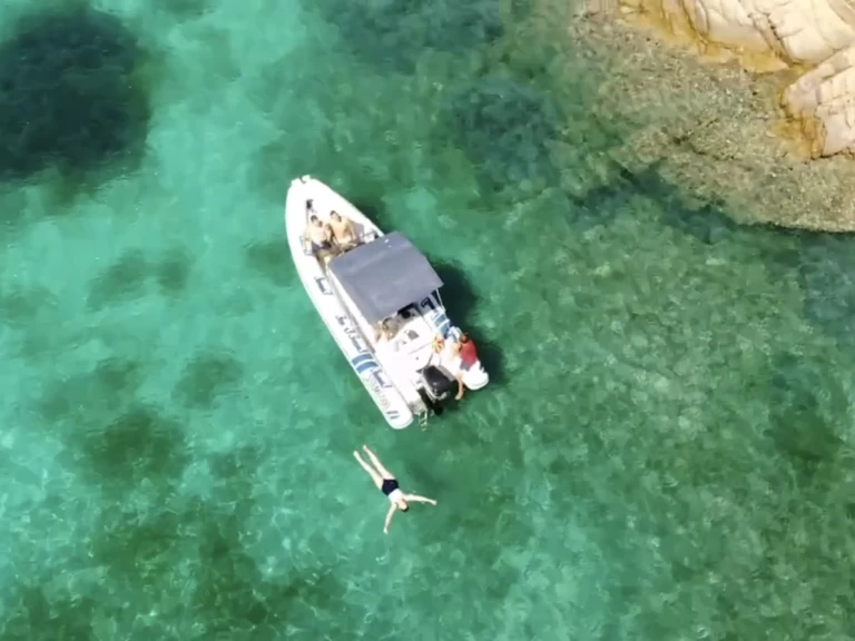 Gommone a noleggio a Palau al miglior prezzo