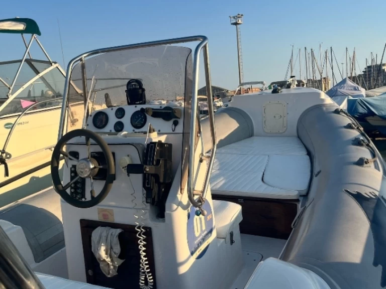 Noleggio barche Anzio economico King 600