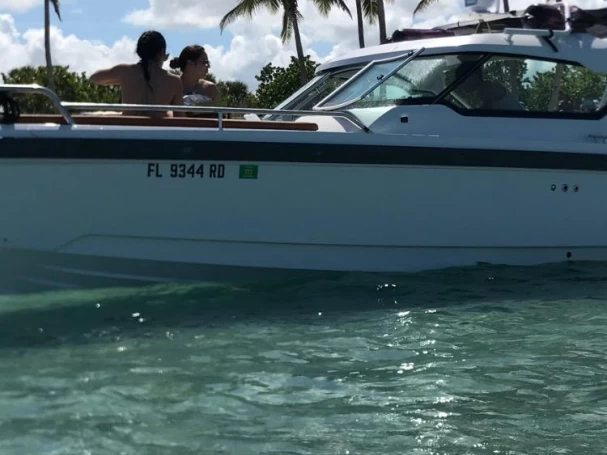 Noleggio Yacht di lusso Axopar con patente nautica