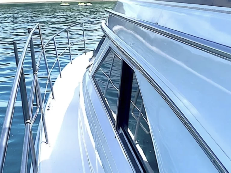 Noleggio Barca a motore a mondo – Sea Ray Sea Ray 400 Sedan Bridge