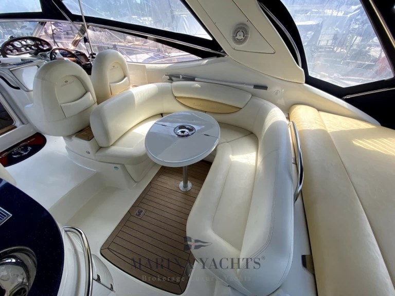 Noleggiare una Cranchi Endurance 41 a Porto-Vecchio