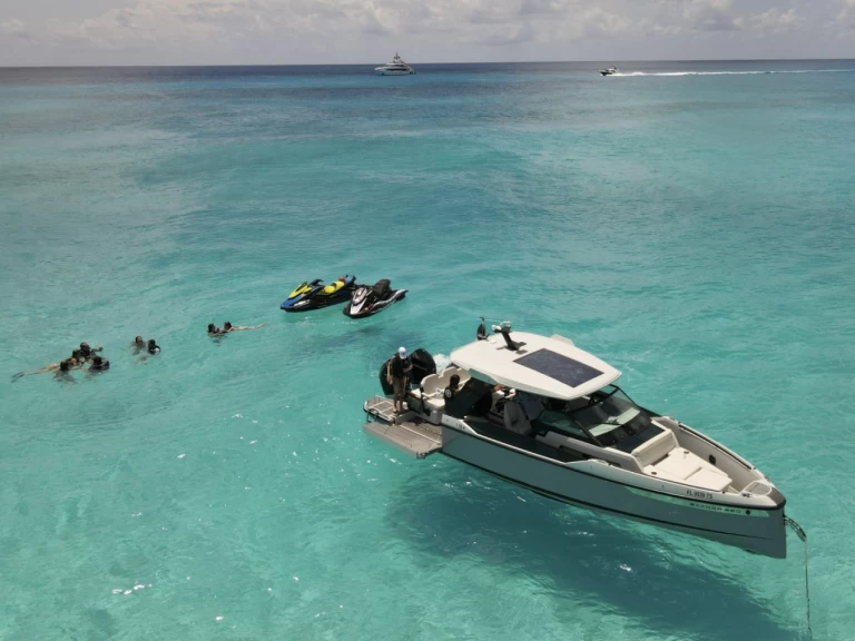 Noleggio barche Saxdor Saxdor 320 GTO a Miami su Samboat