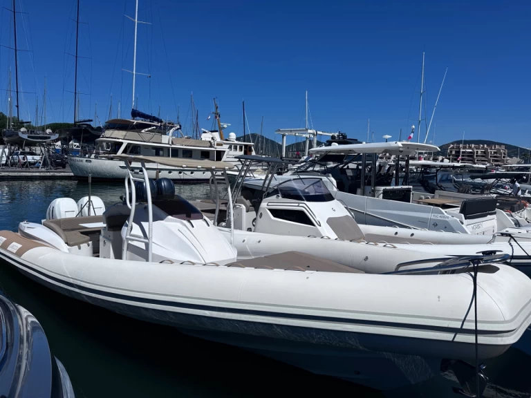 Noleggio Gommone FANALE con patente nautica