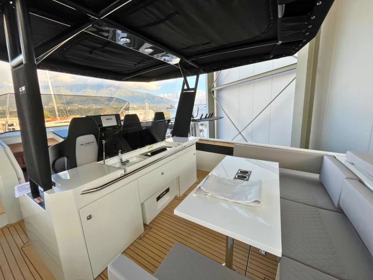 Noleggio Barca a motore con o senza skipper DE ANTONIO Yachts a Ajaccio