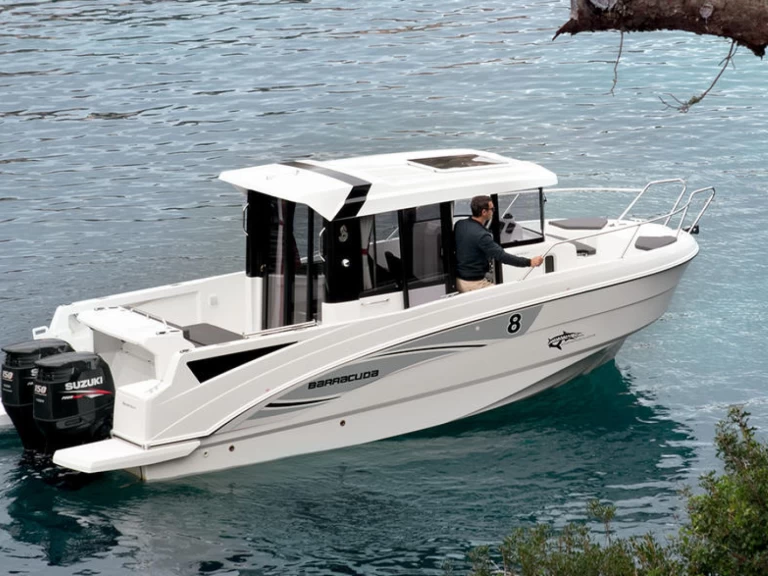 Barca a motore a noleggio a Puerto Deportivo Marina de Santander al miglior prezzo