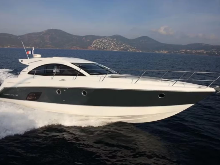 Noleggio barche MonteCarloYachts 42 a Monaco su Samboat