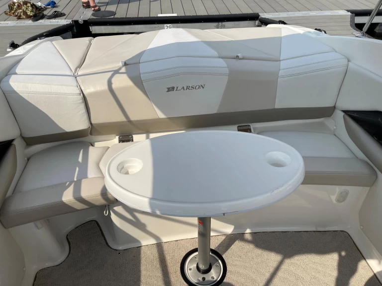 Larson LXI 228 da affittare a  Aix-les-Bains