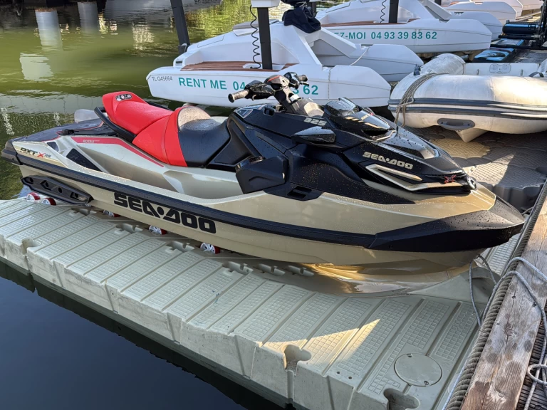 Noleggio Moto d'acqua a Mandelieu-la-Napoule – Sea-Doo RXT-X RS 325