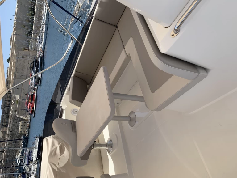 Noleggio Barca a motore con o senza skipper Bénéteau a Il- Gżira