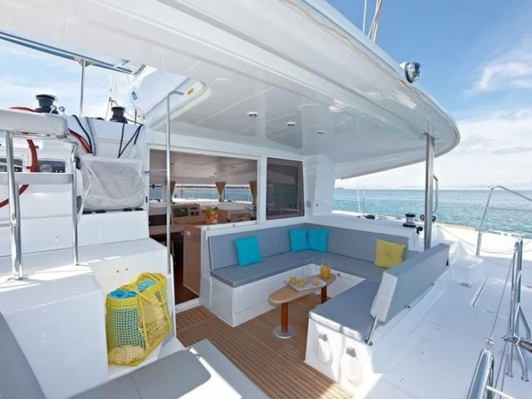 Noleggio barche Lagoon Lagoon 400 a Es Jondal su Samboat