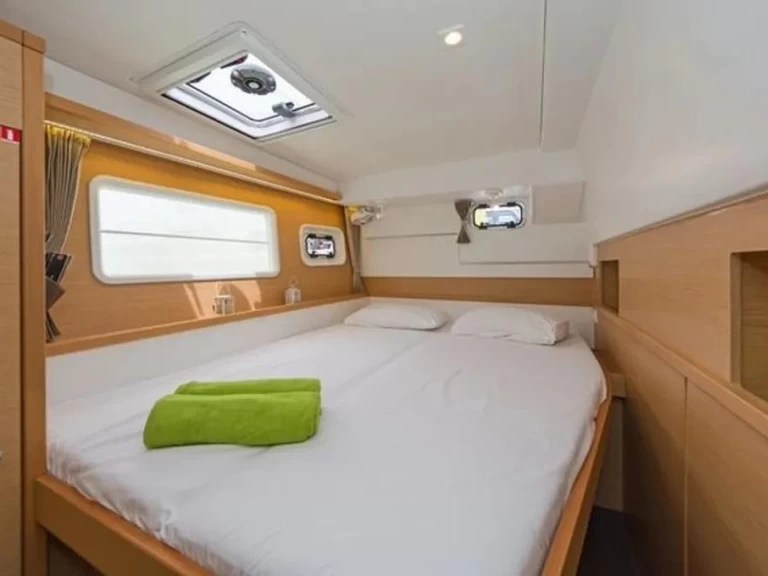 Noleggio Catamarano Lagoon con patente nautica