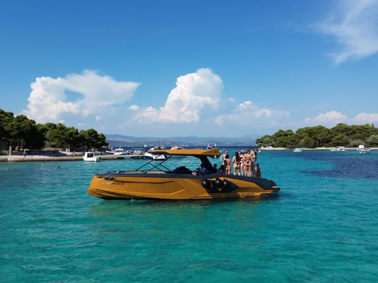 Noleggio barche Alesta Marine Raptor parasailing a Spalato su Samboat