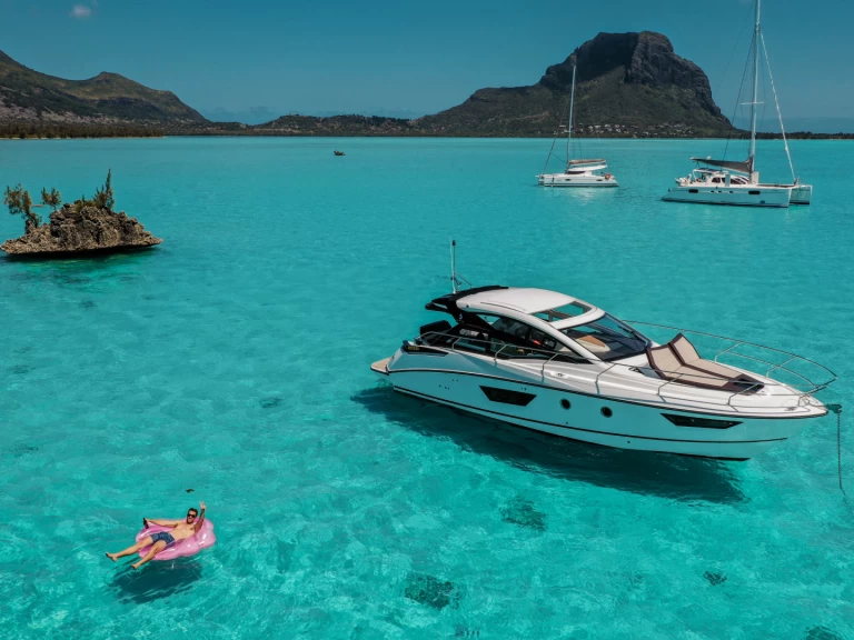 Yacht di lusso a noleggio a Tamarin al miglior prezzo