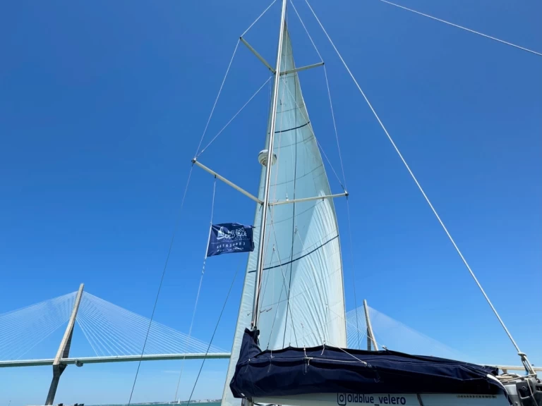 Noleggio Barca a vela Jeanneau con patente nautica