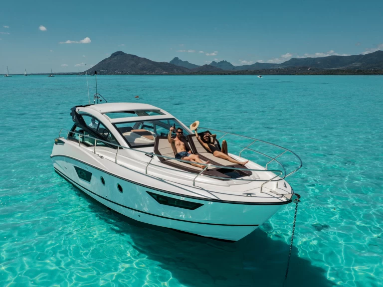 Noleggio barche Tamarin economico Gran Turismo 40