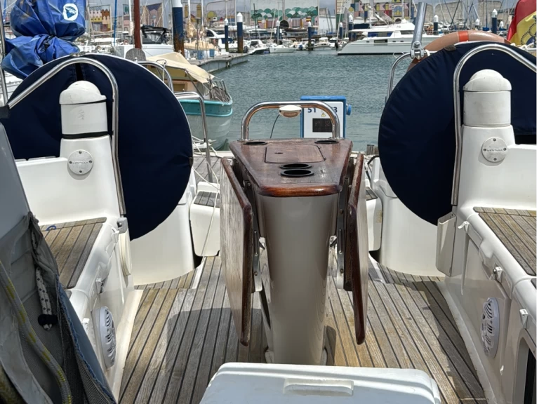 Noleggio Barca a vela Jeanneau con patente nautica