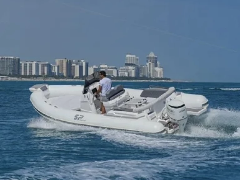 Noleggio Gommone con o senza skipper Sea prop a Baia