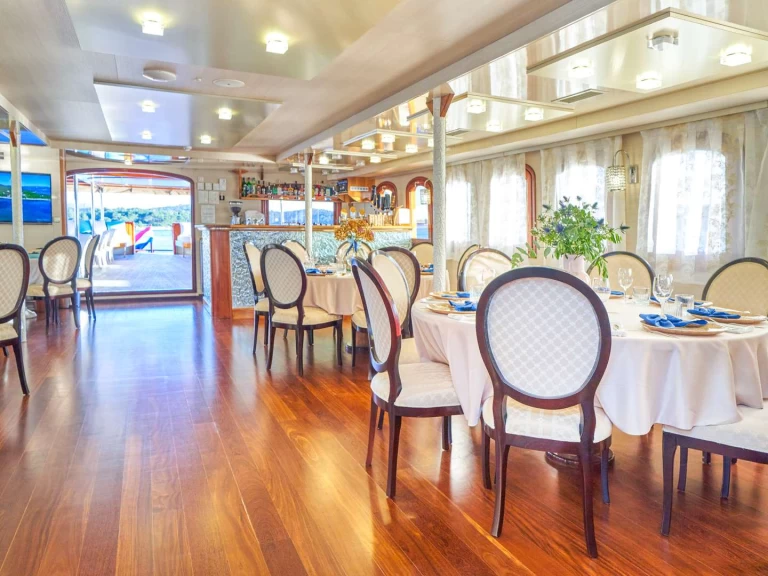 Noleggio a Trogir – Custom CASABLANCA su SamBoat