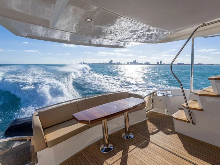 Noleggio Yacht di lusso a Hurricane Hole – Sea Ray VIP Only