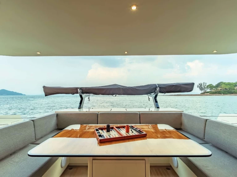 Noleggio Yacht di lusso a Napoli – McCohangy Boats JACK