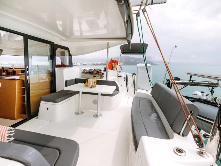 Catamarano a noleggio a Deme of Volos al miglior prezzo