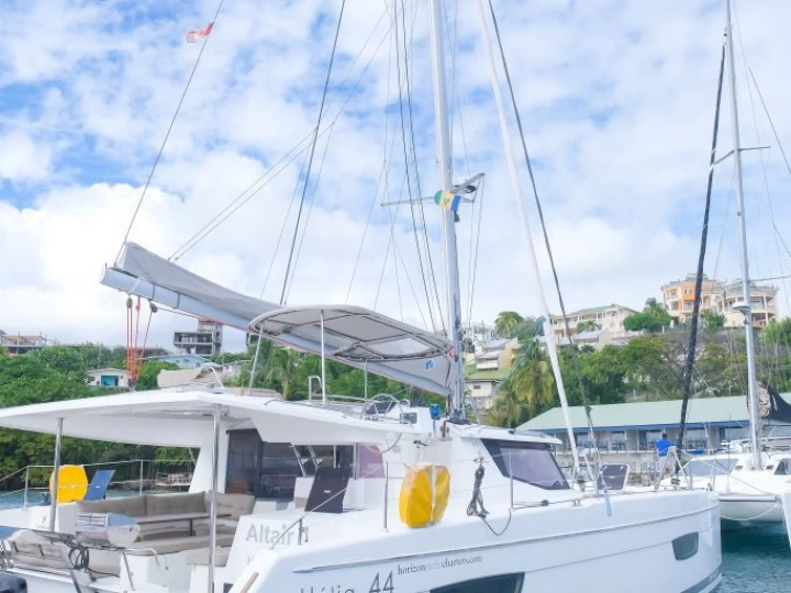 Noleggio barche Fountaine Pajot Helia 44 a Parish of Saint George su Samboat