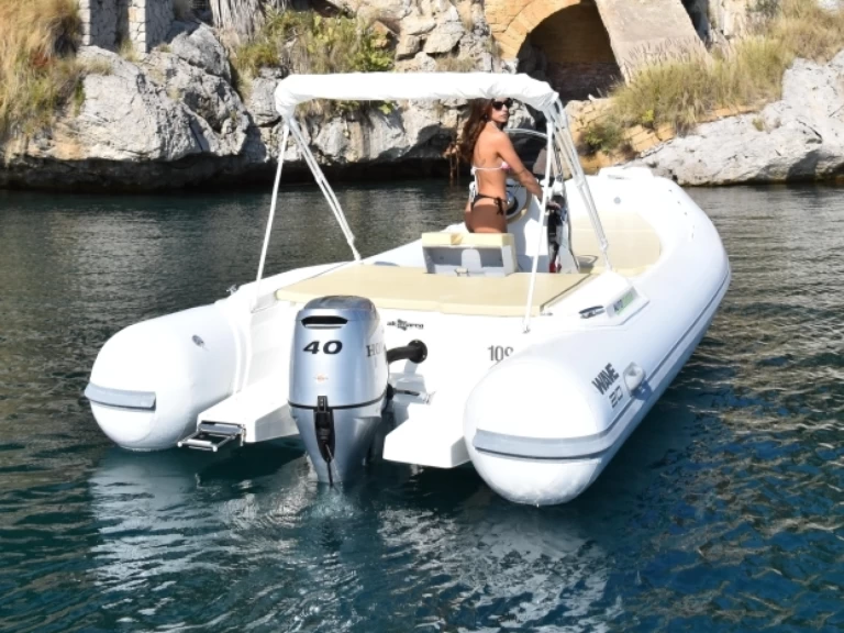 Noleggio Gommone Altamarea con patente nautica