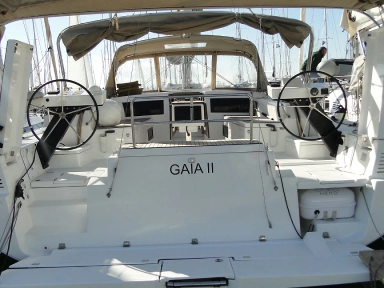 Noleggiare una Dufour Dufour 470 a Álimos