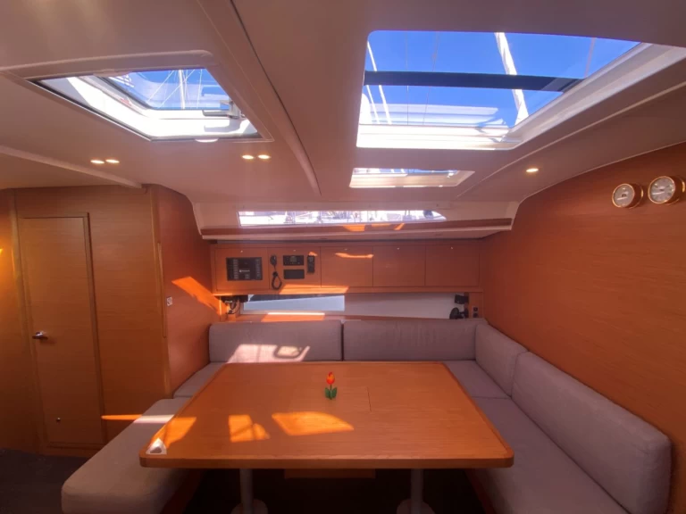 Noleggiare una Dufour Dufour 470 a Lefkáda